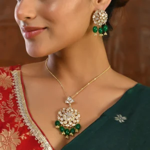Noor Royale Kundan Pendant Set